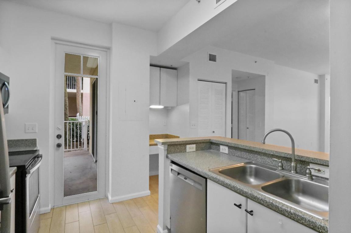 4784 S Central Boulevard 10