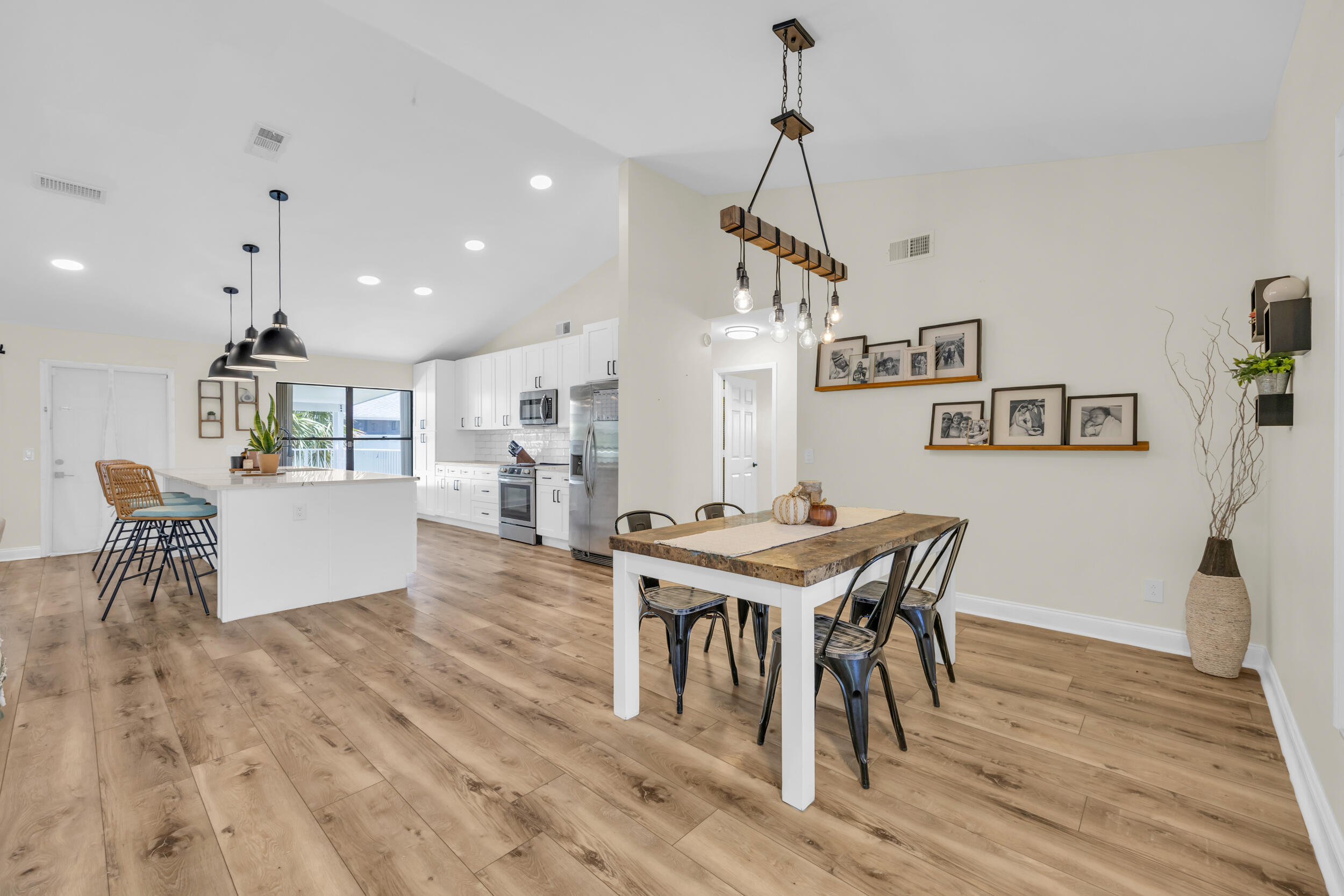 6558 SE Roanoke Court