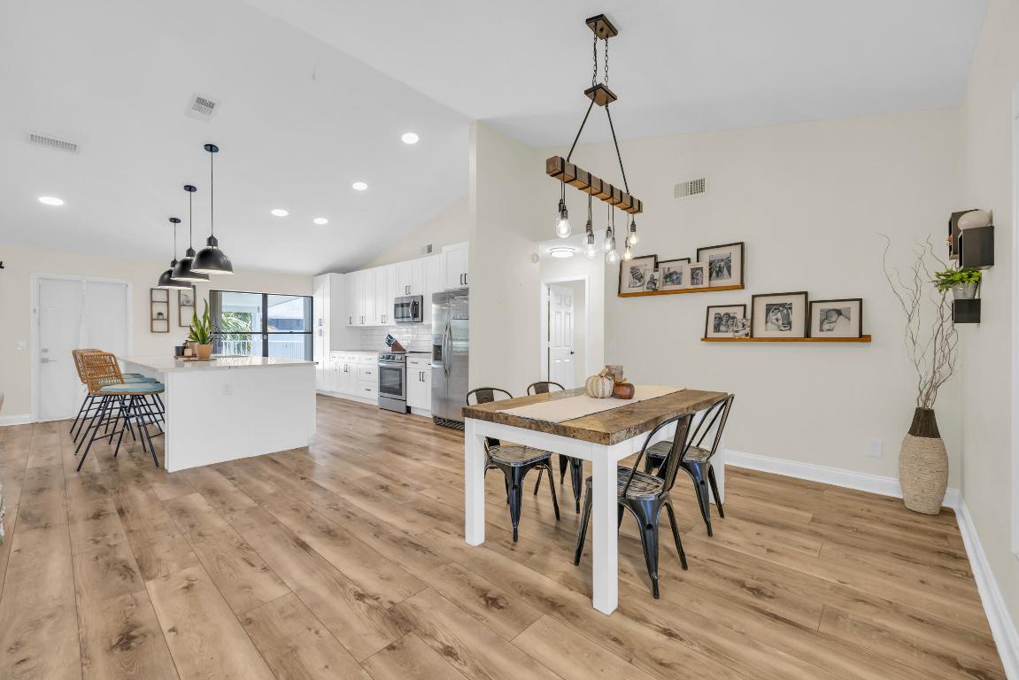 6558 SE Roanoke Court