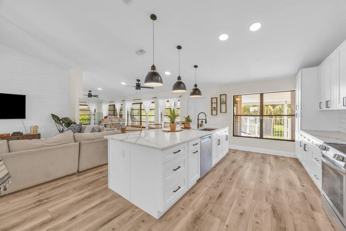 6558 SE Roanoke Court