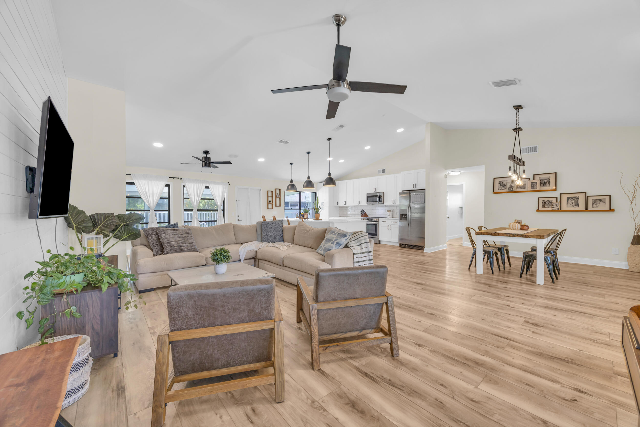 6558 SE Roanoke Court