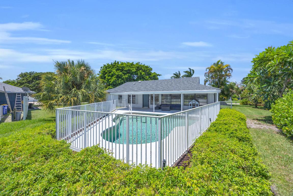 6558 SE Roanoke Court