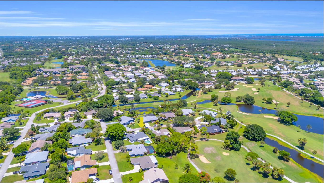 6558 SE Roanoke Court