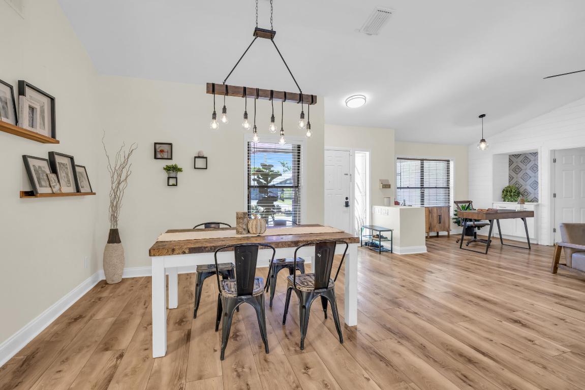 6558 SE Roanoke Court