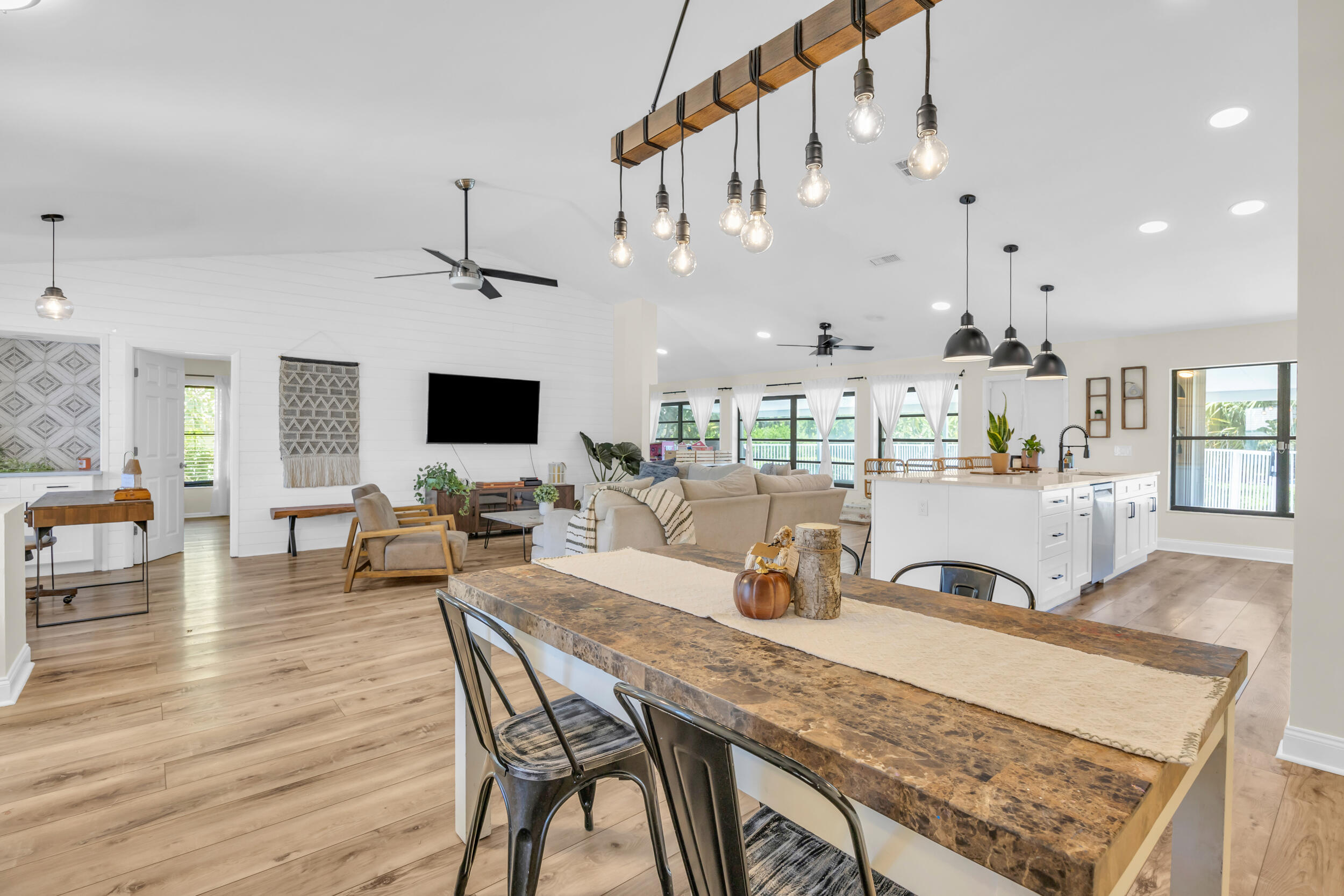 6558 SE Roanoke Court