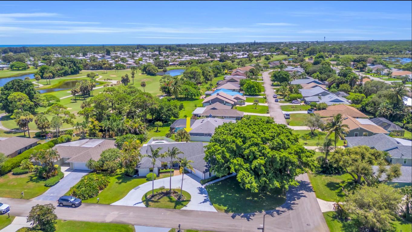 6558 SE Roanoke Court