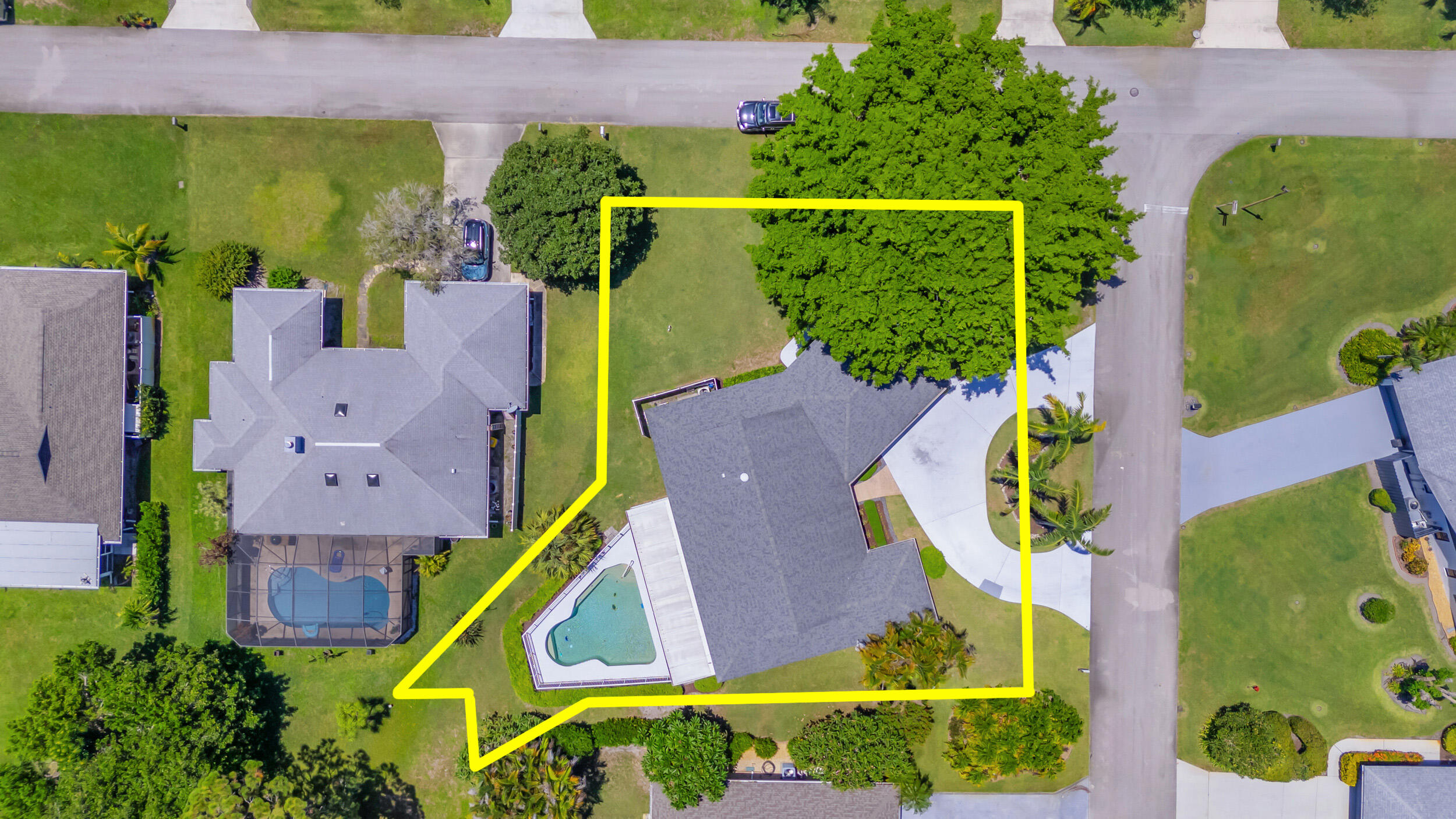 6558 SE Roanoke Court