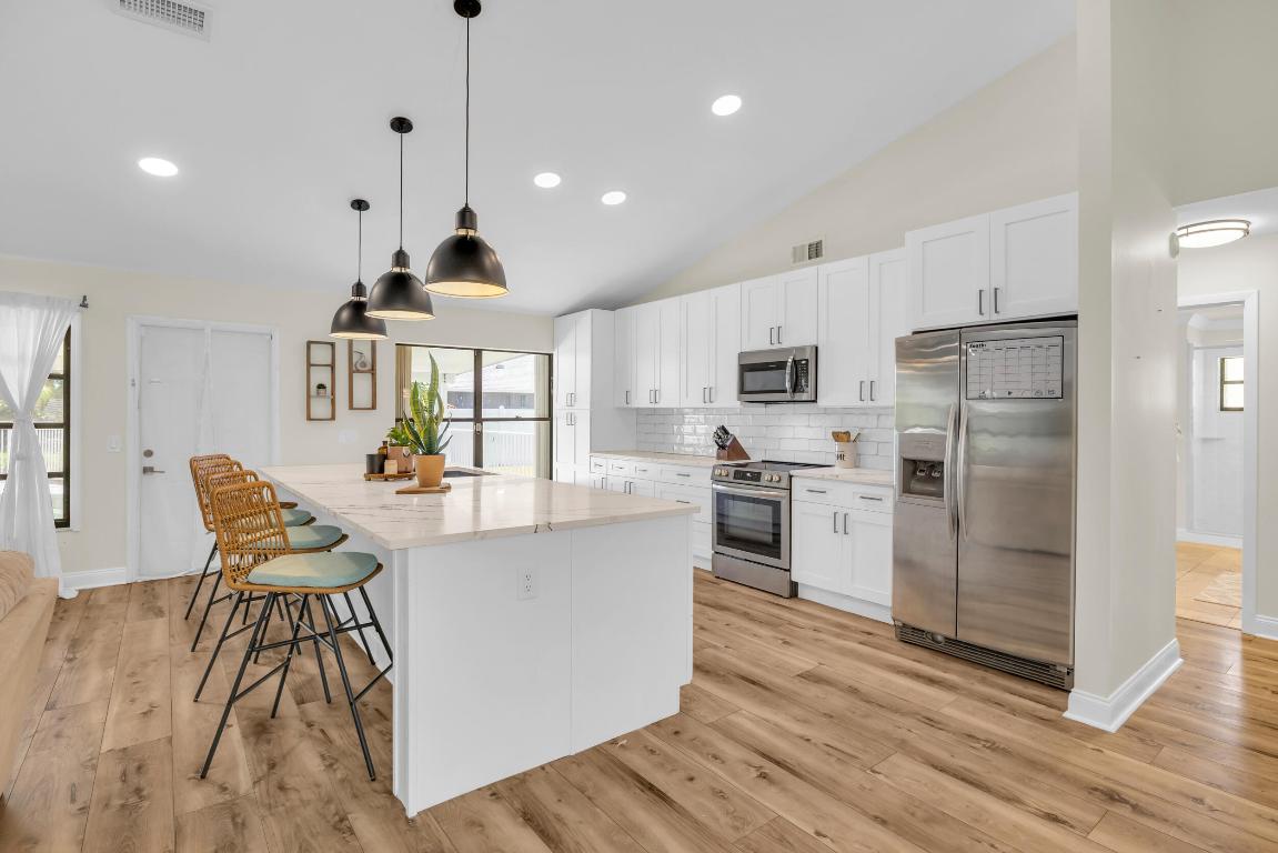 6558 SE Roanoke Court