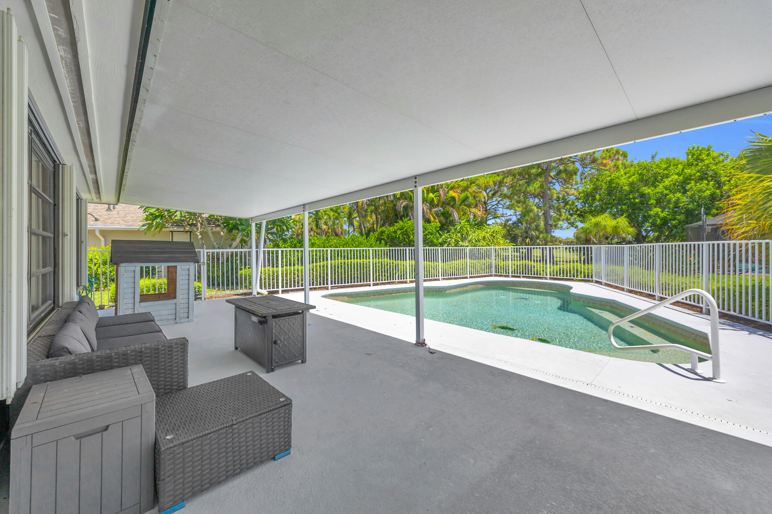 6558 SE Roanoke Court