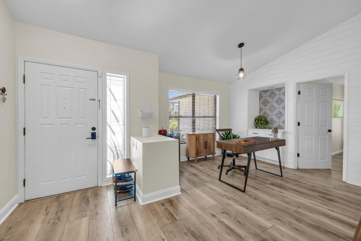 6558 SE Roanoke Court