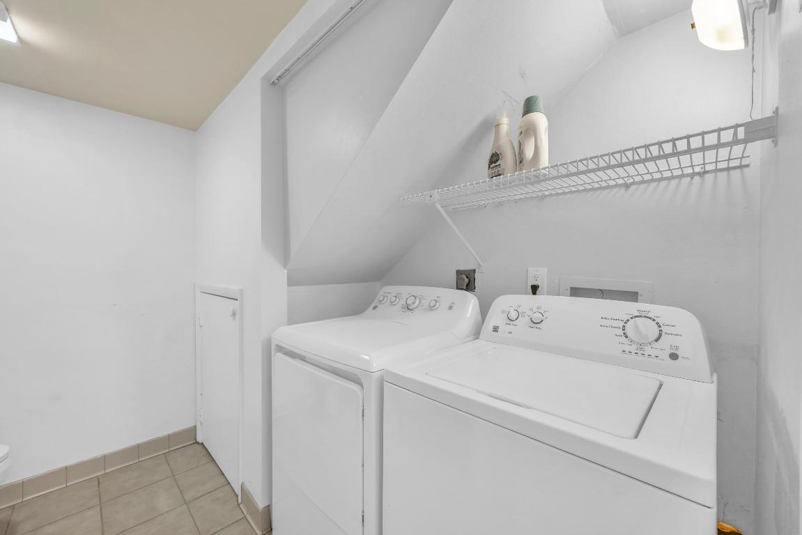 825 Center Street 49a