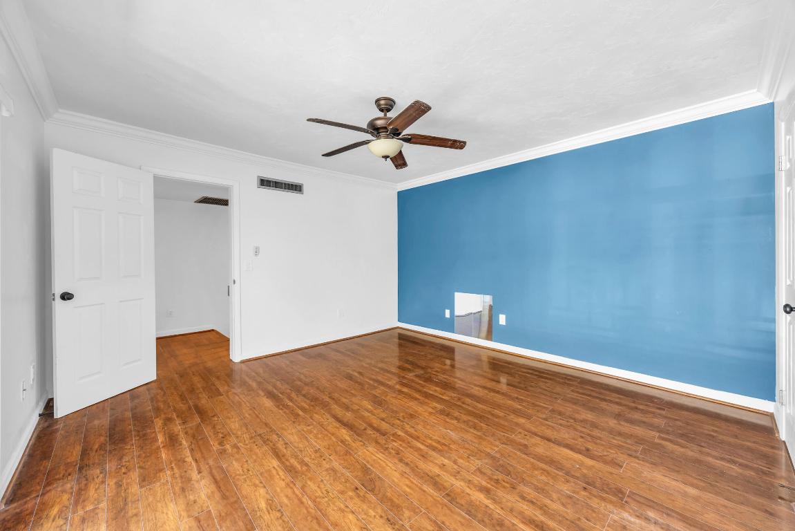 825 Center Street 49a