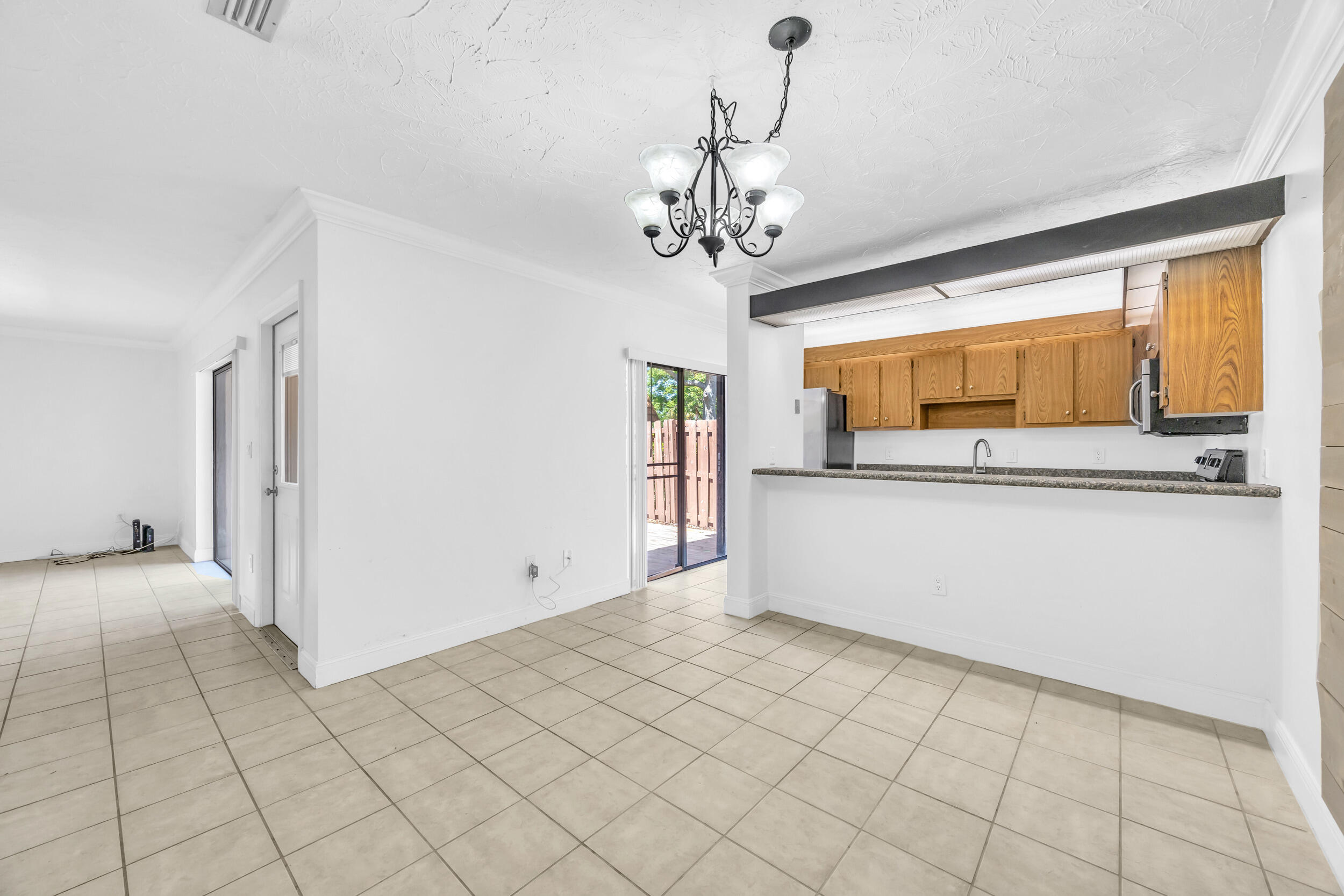 825 Center Street 49a