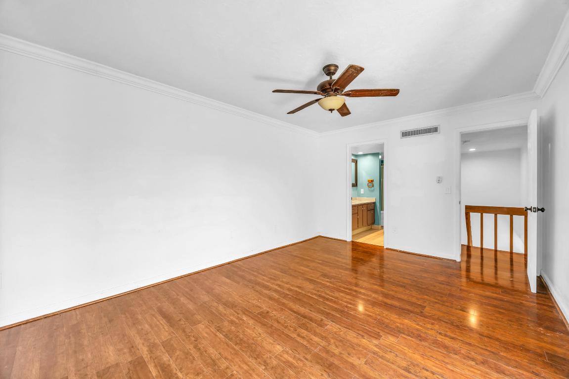 825 Center Street 49a