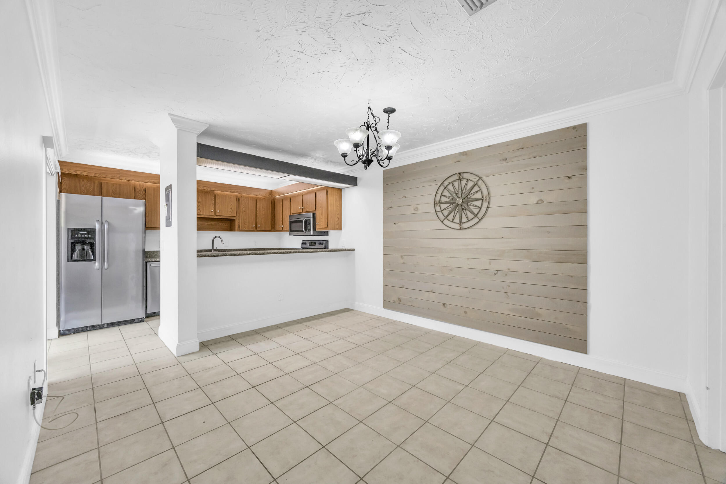 825 Center Street 49a