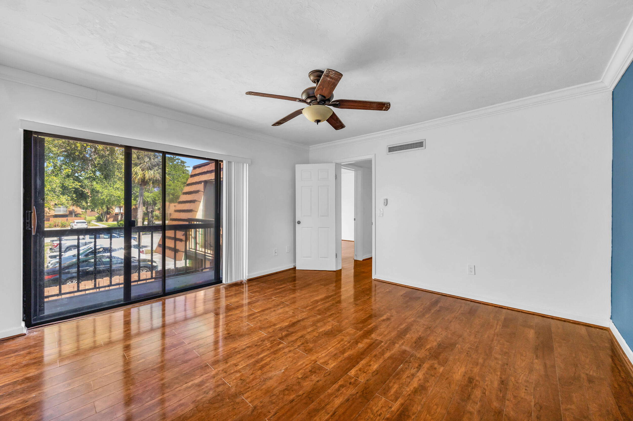 825 Center Street 49a