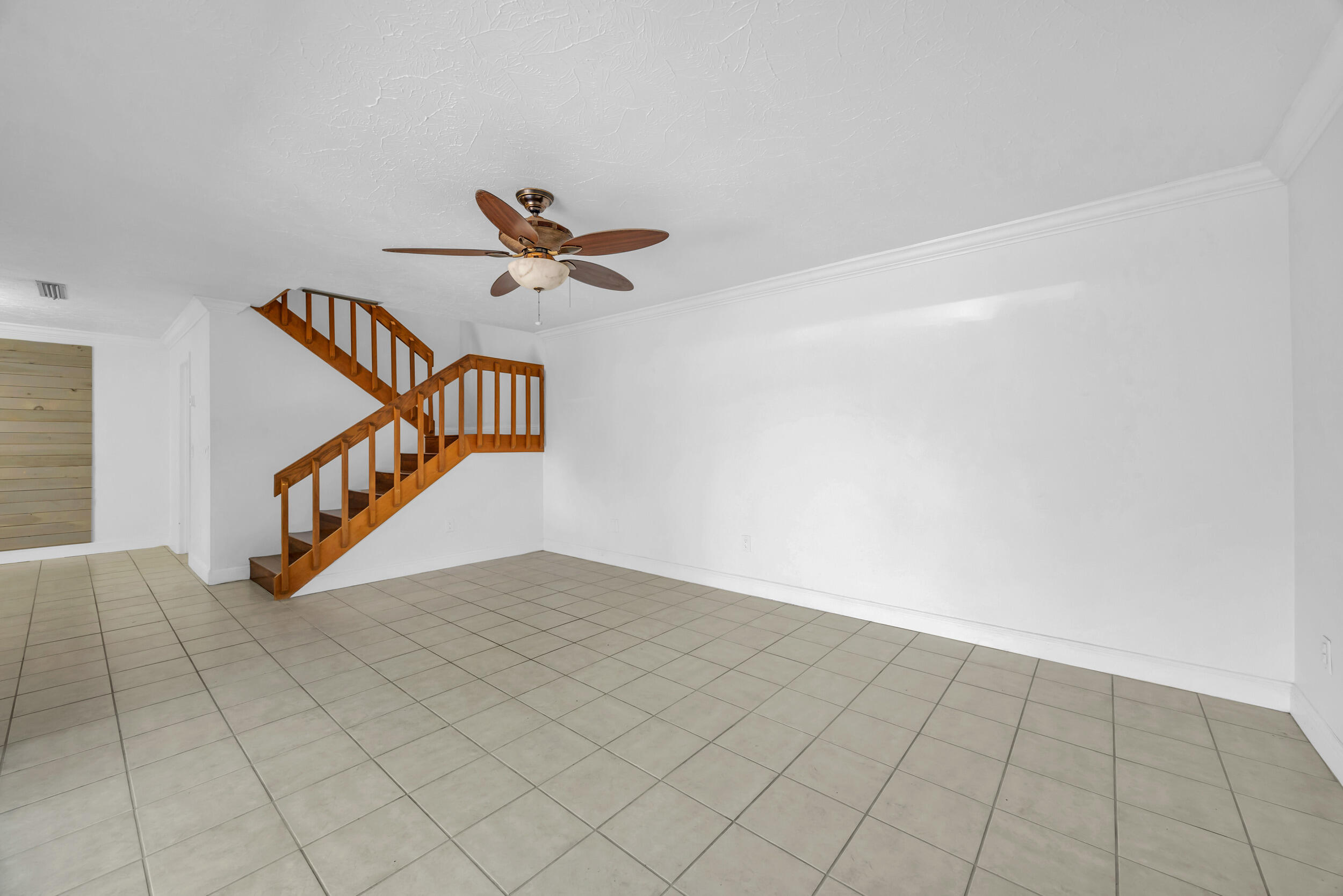 825 Center Street 49a