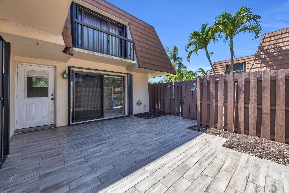 825 Center Street 49a