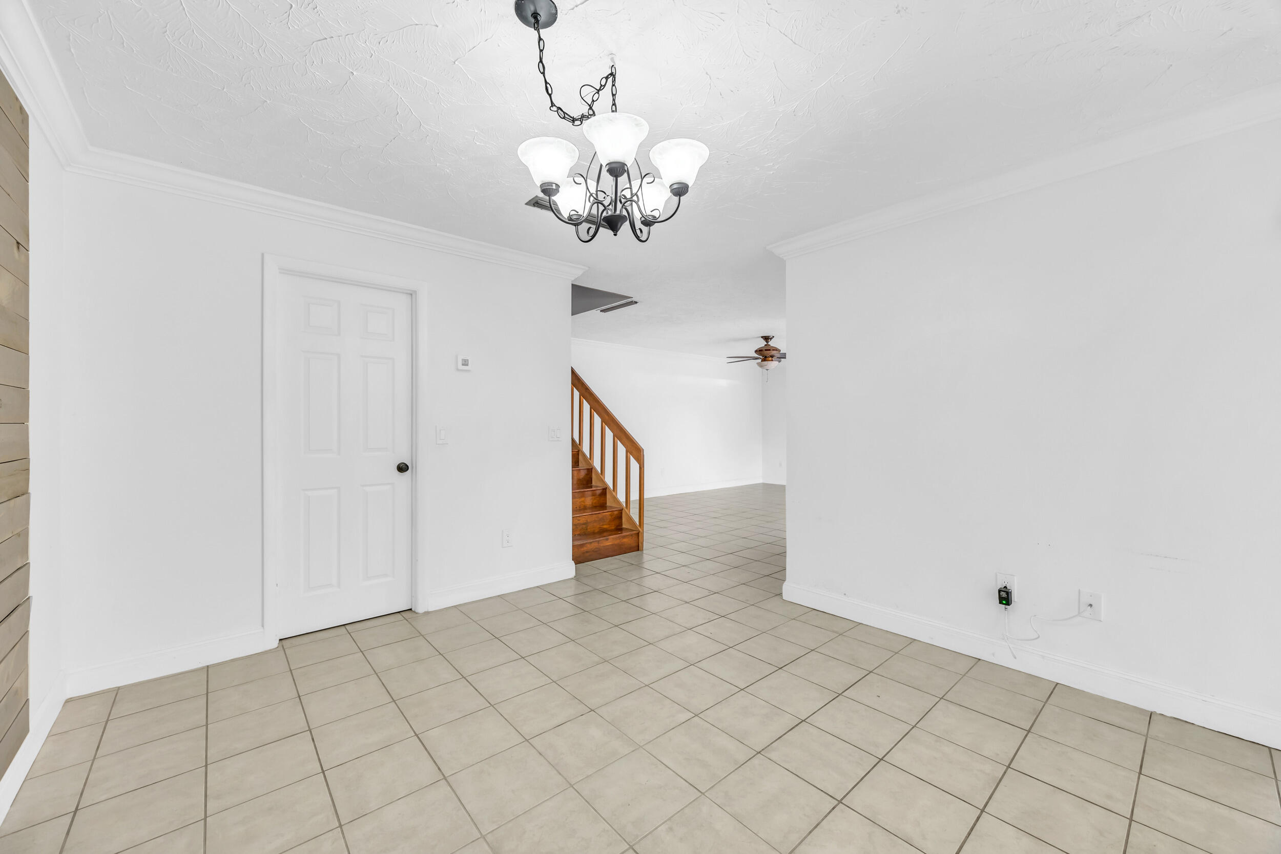 825 Center Street 49a