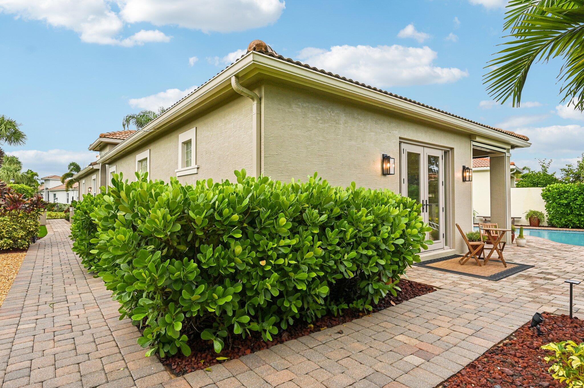 101 Isle Verde Way