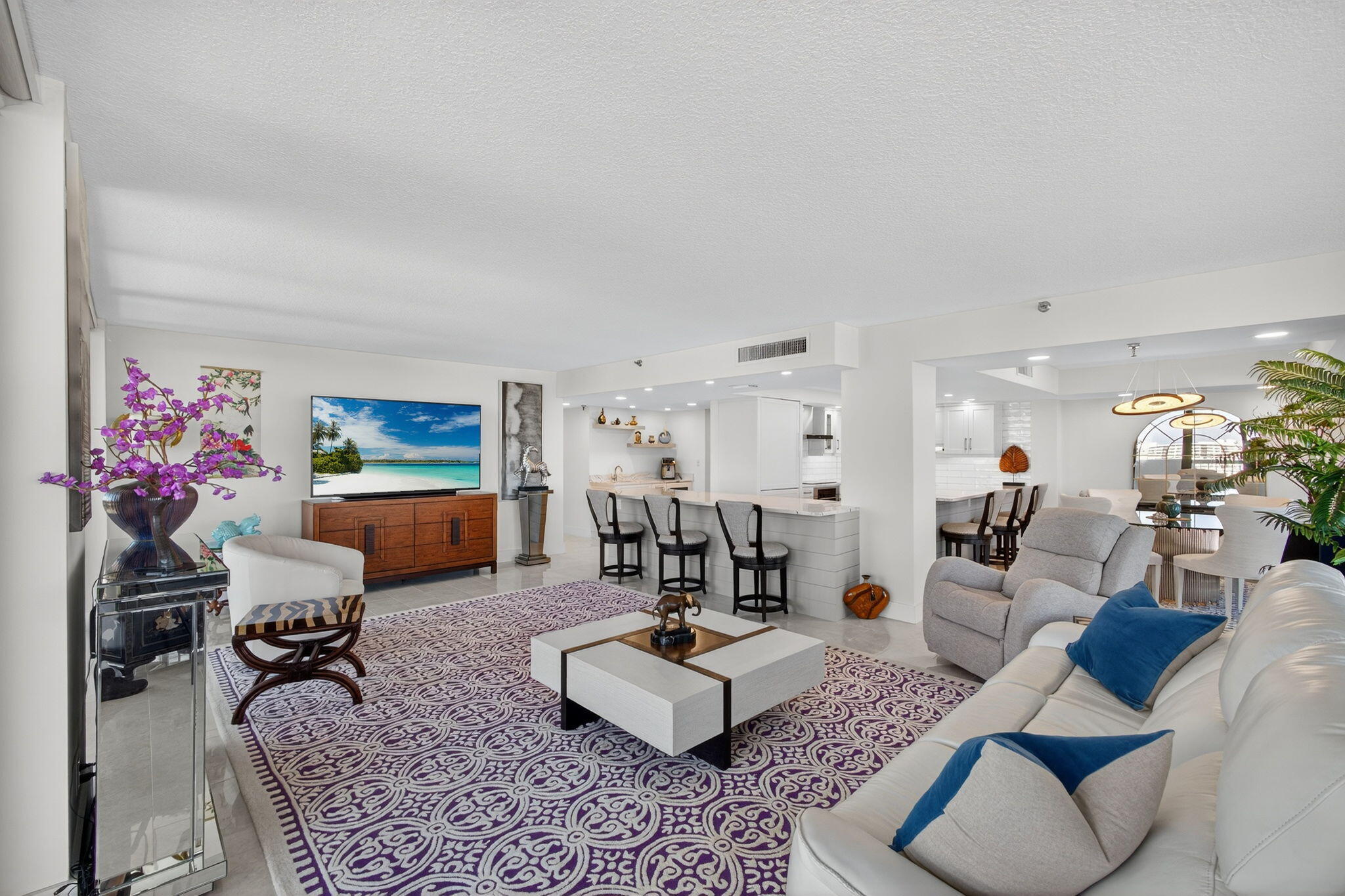 123 Lakeshore Drive 1544