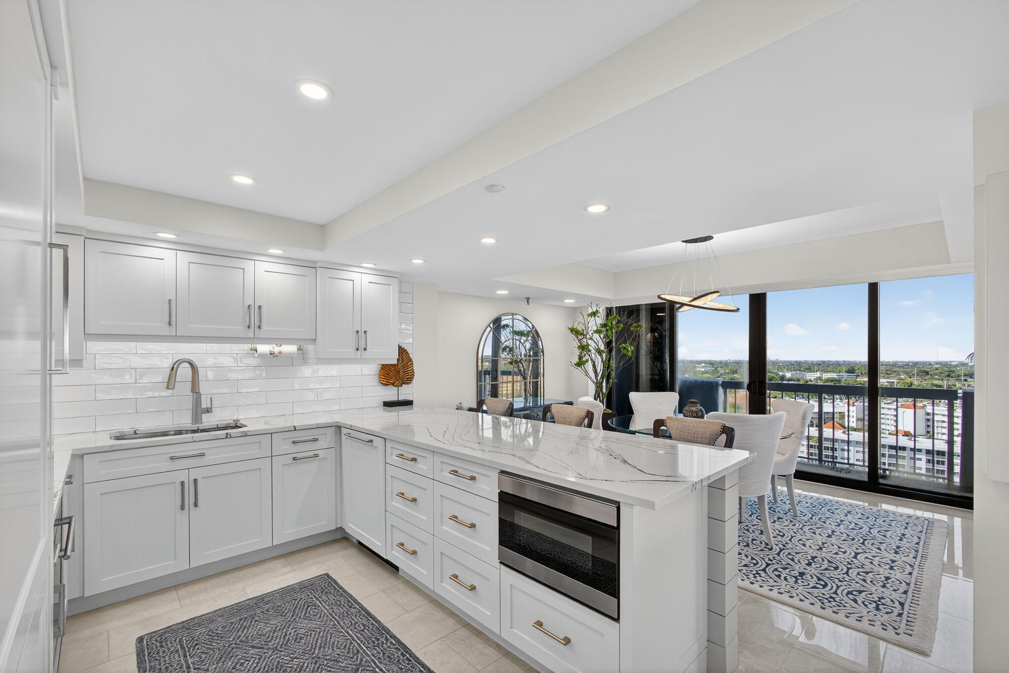 123 Lakeshore Drive 1544