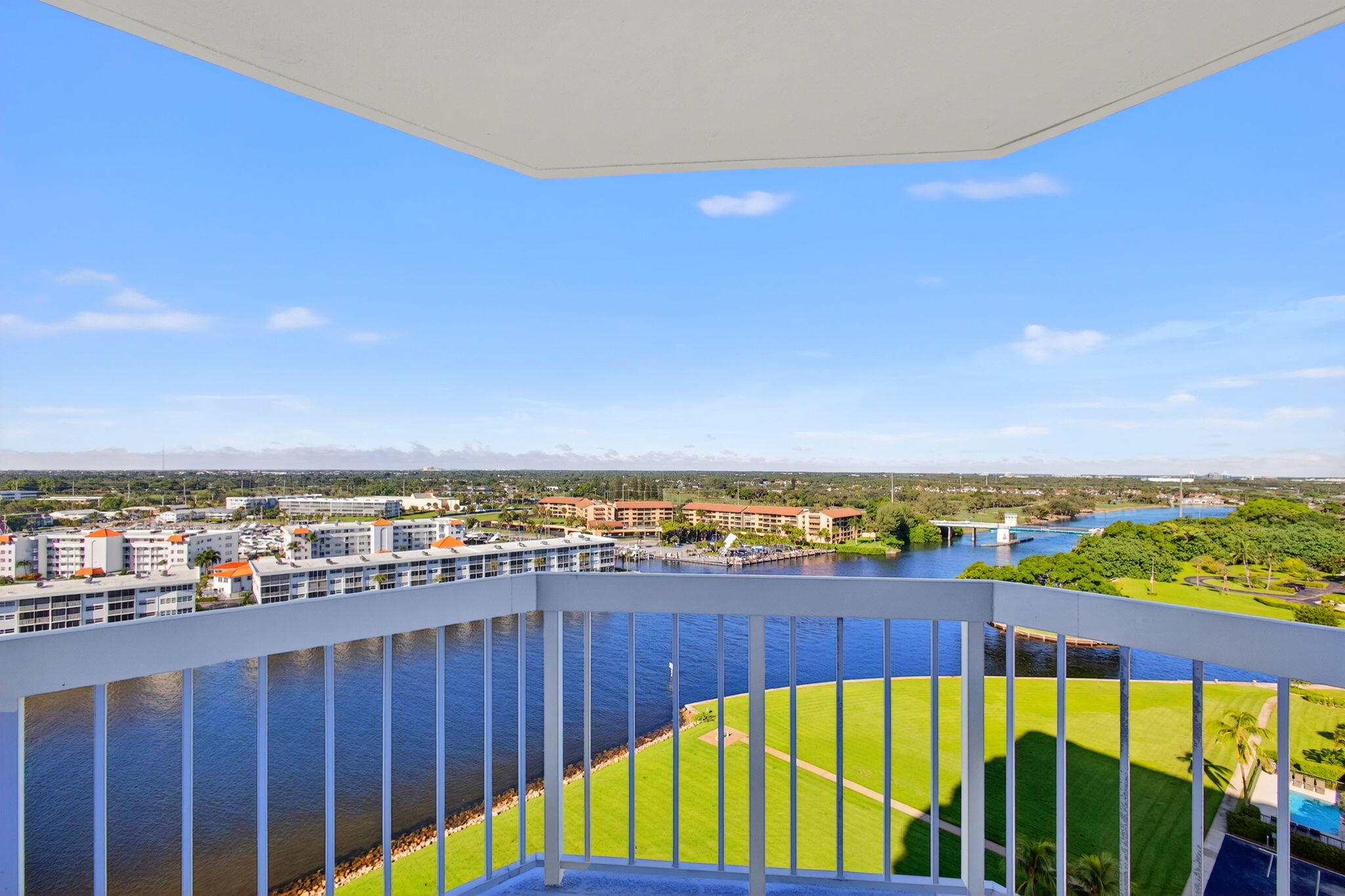 123 Lakeshore Drive 1544