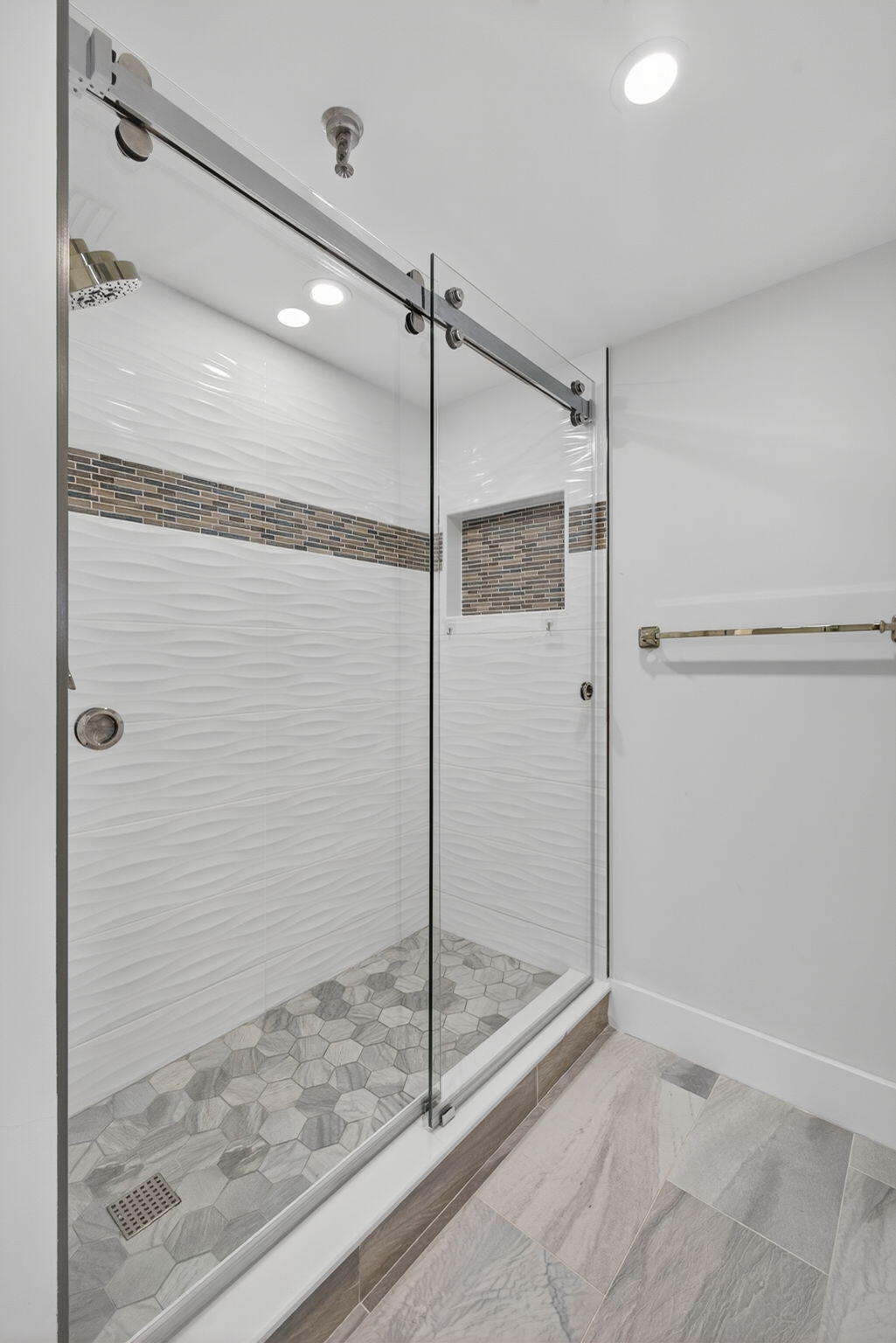 123 Lakeshore Drive 1544