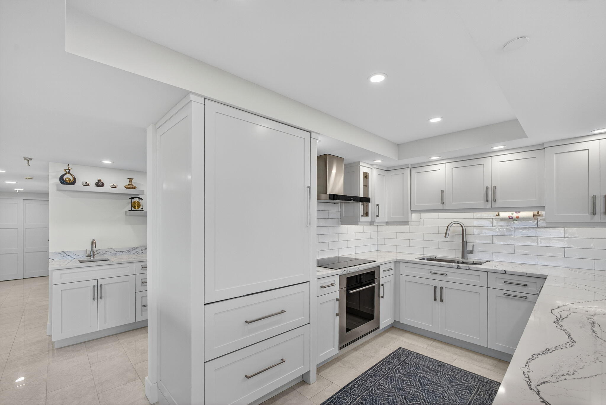 123 Lakeshore Drive 1544