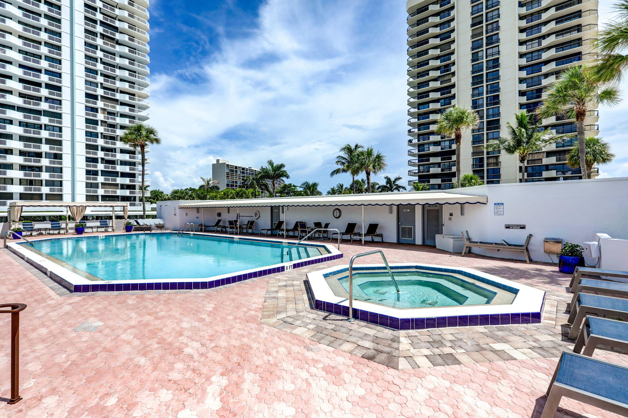 123 Lakeshore Drive 1544