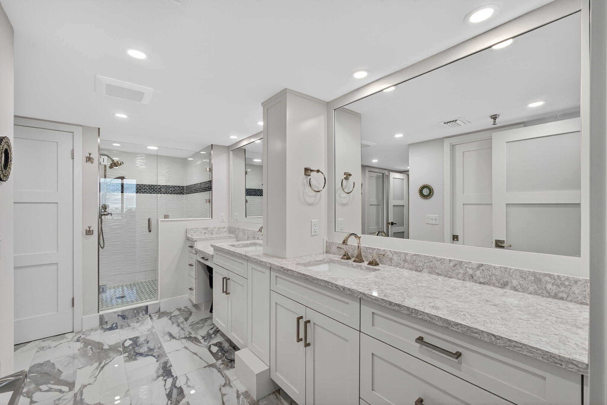 123 Lakeshore Drive 1544