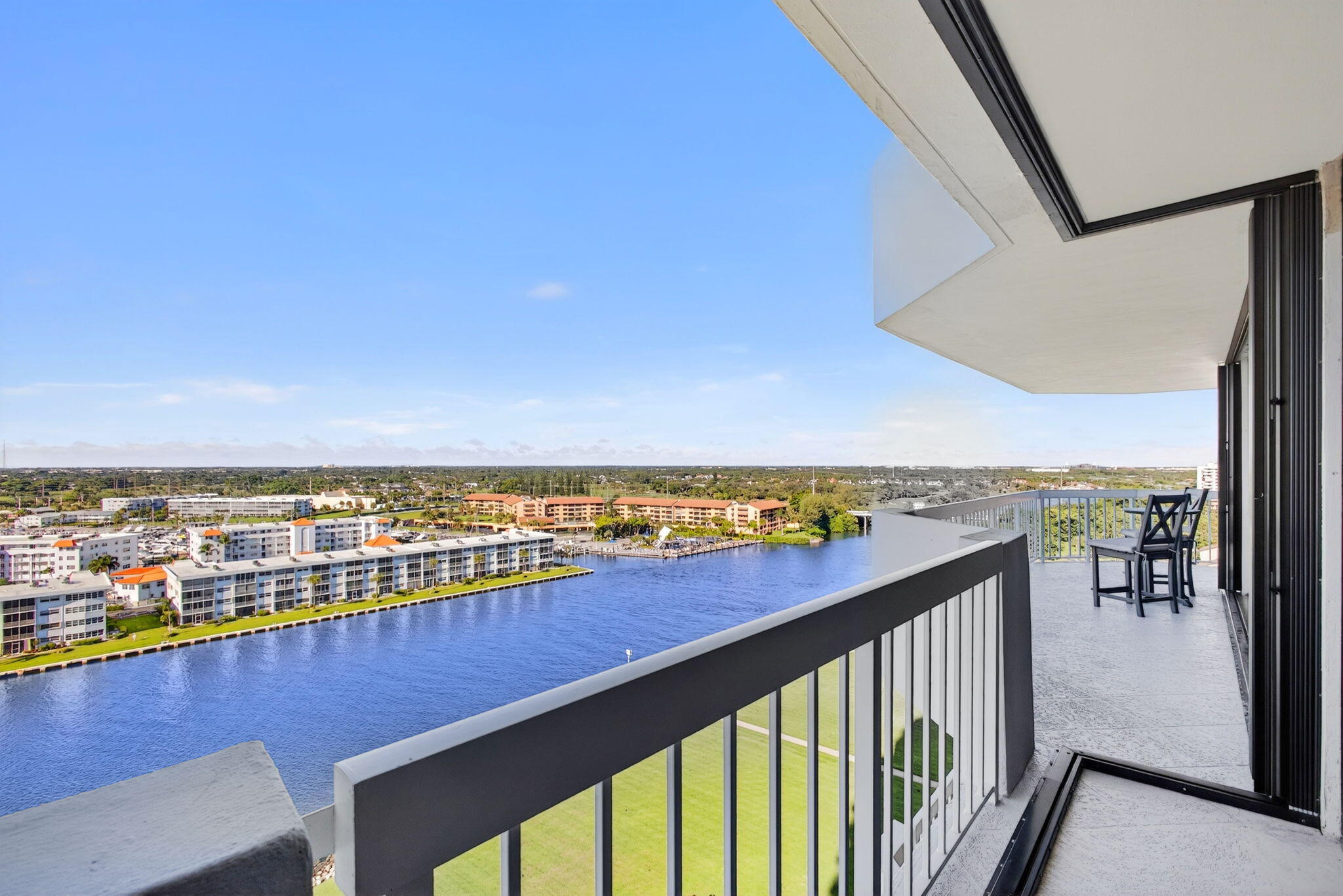 123 Lakeshore Drive 1544