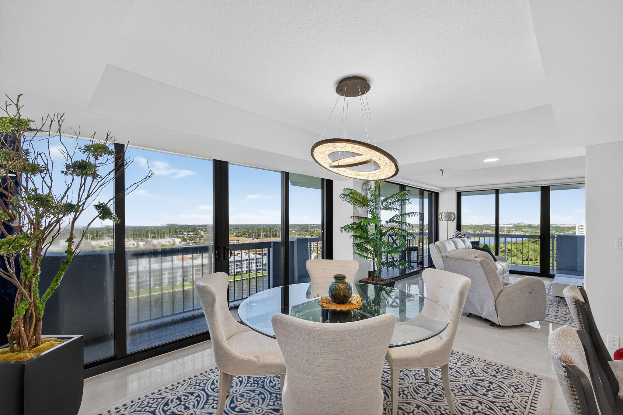 123 Lakeshore Drive 1544