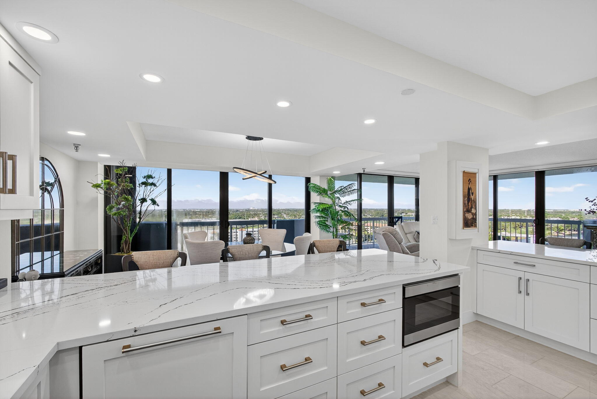 123 Lakeshore Drive 1544