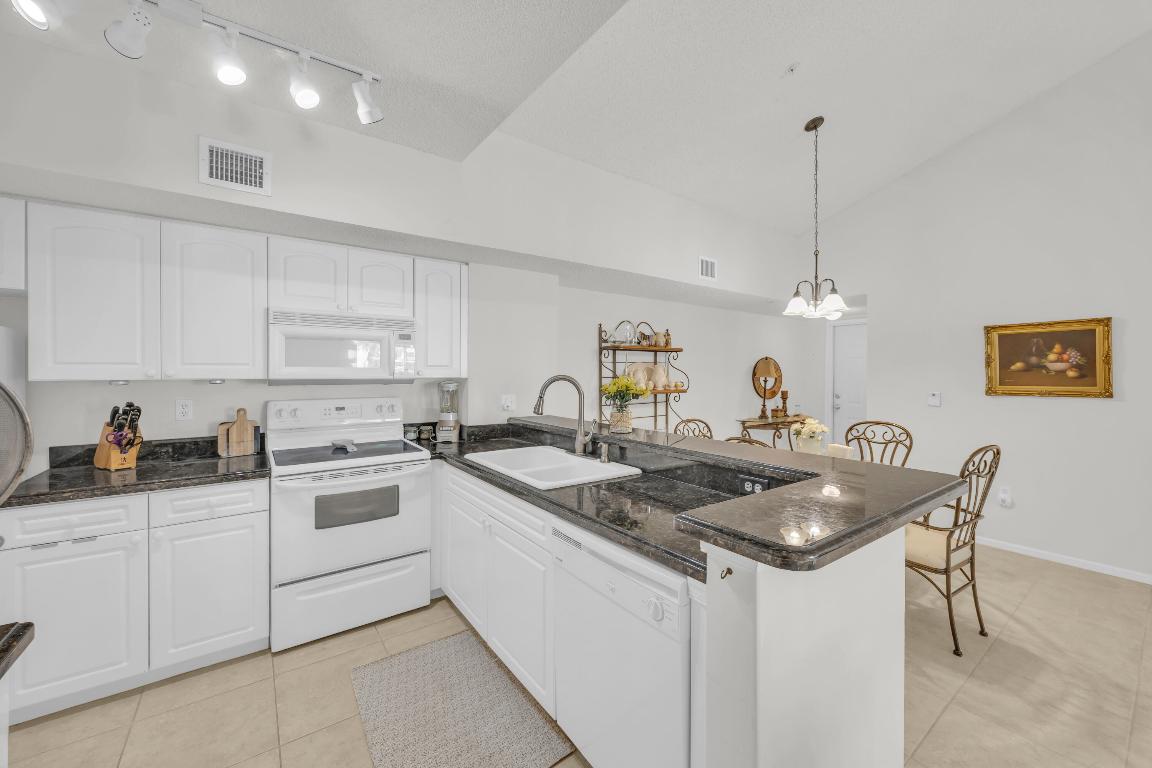 248 Village Boulevard 3202