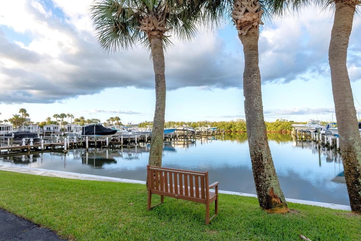 5163 N Highway A1a 216