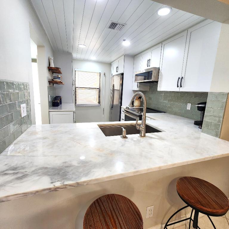 5163 N Highway A1a 216