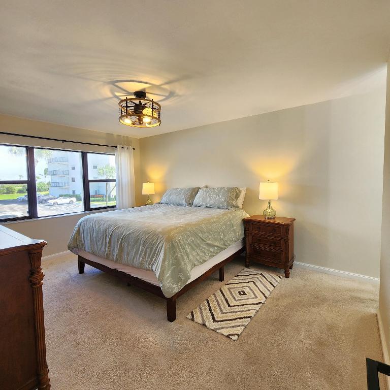 5163 N Highway A1a 216