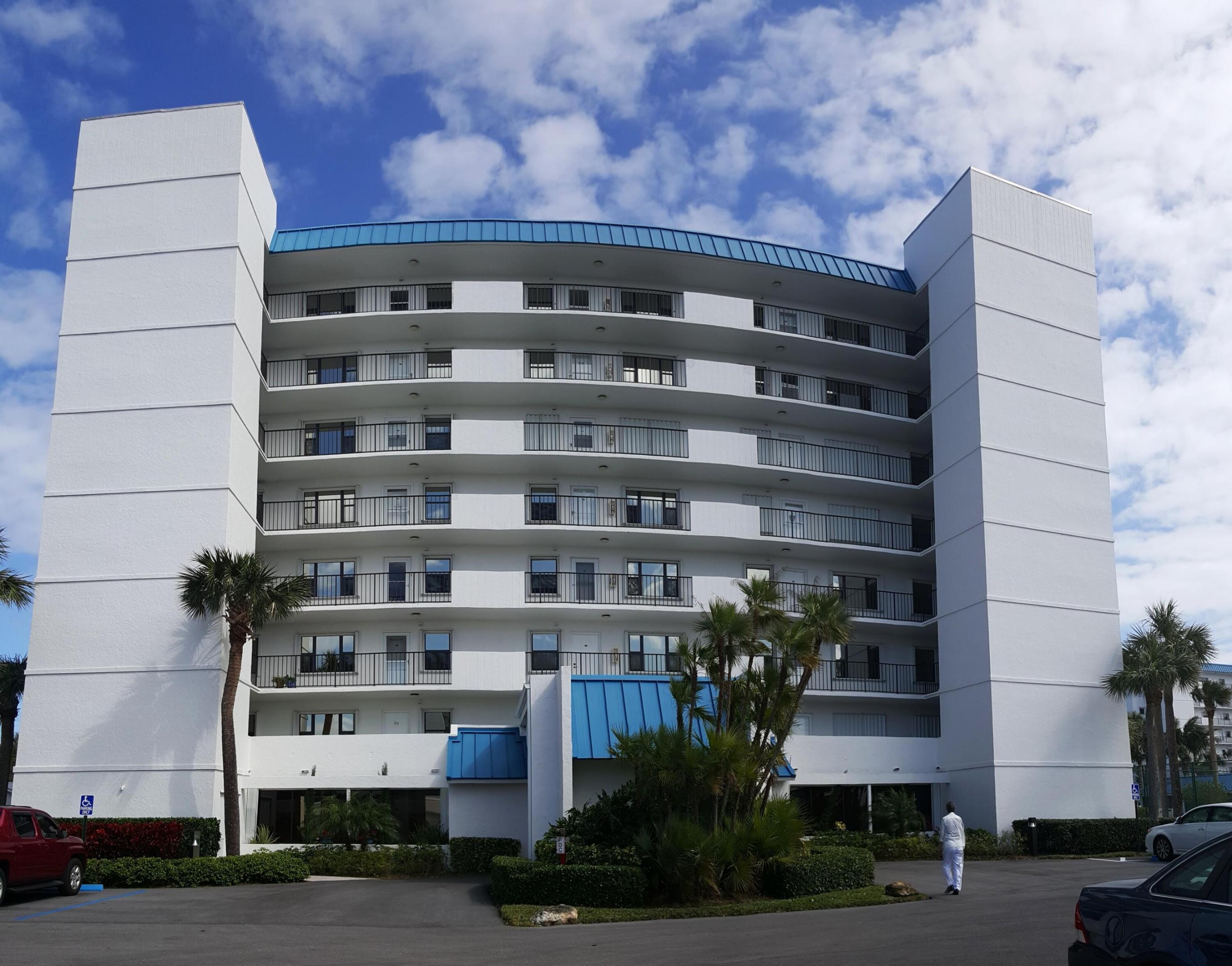 5163 N Highway A1a 216
