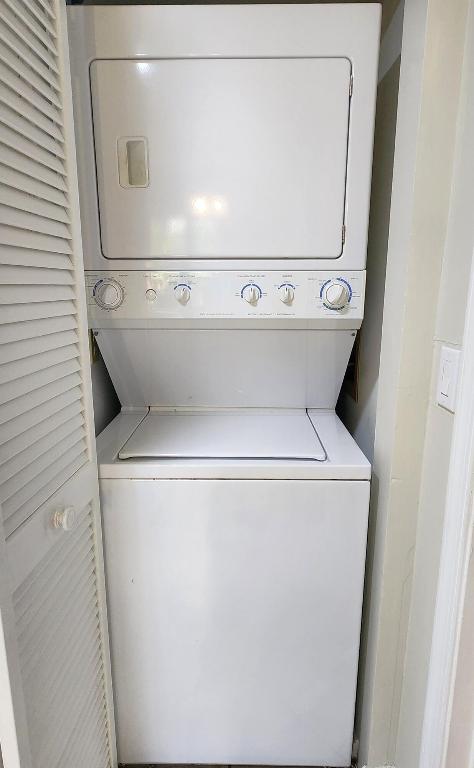 5163 N Highway A1a 216