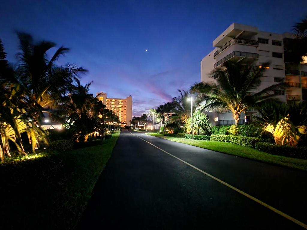 5163 N Highway A1a 216