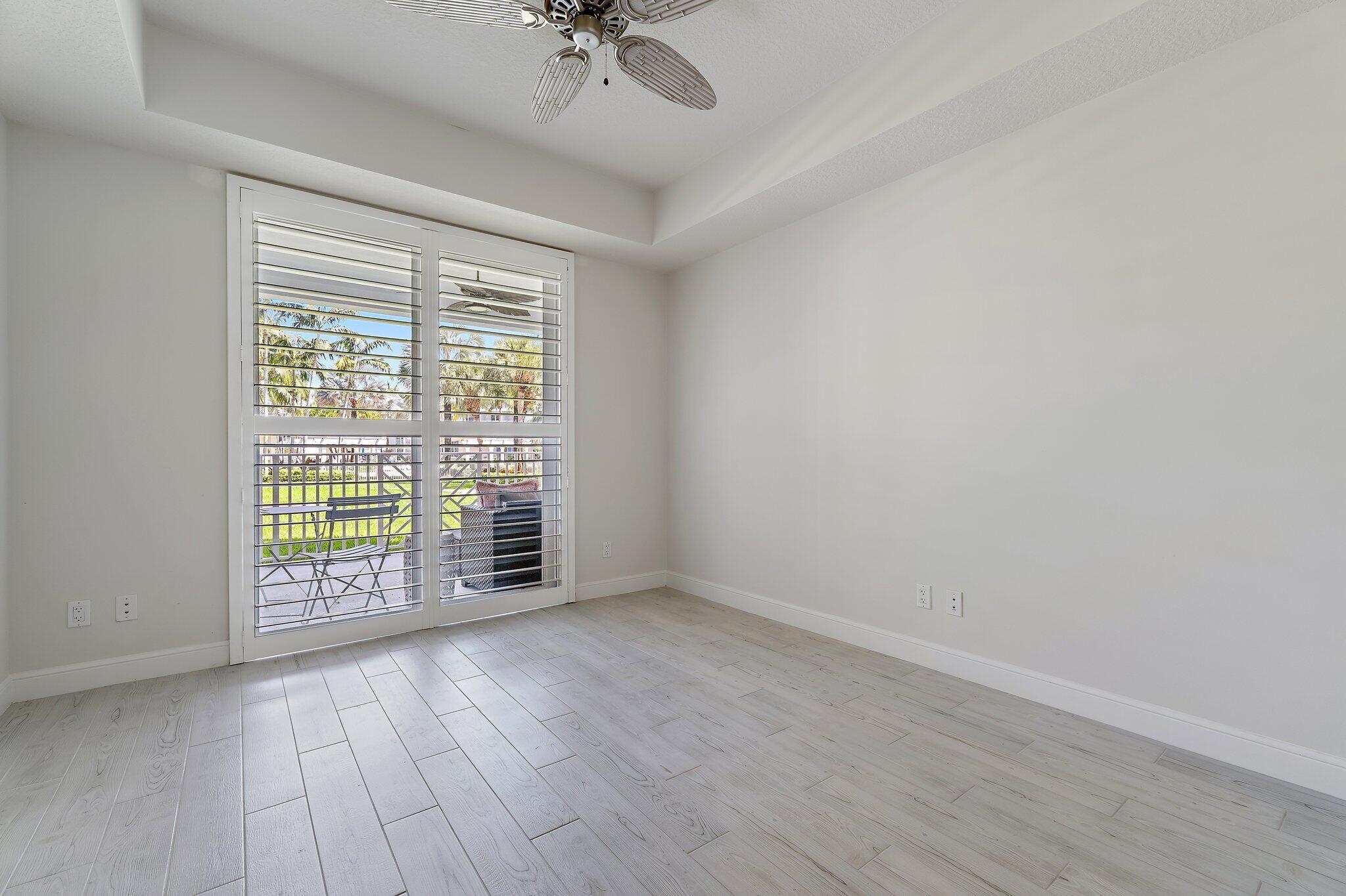 411 Bay Colony Drive N & Slip #32
