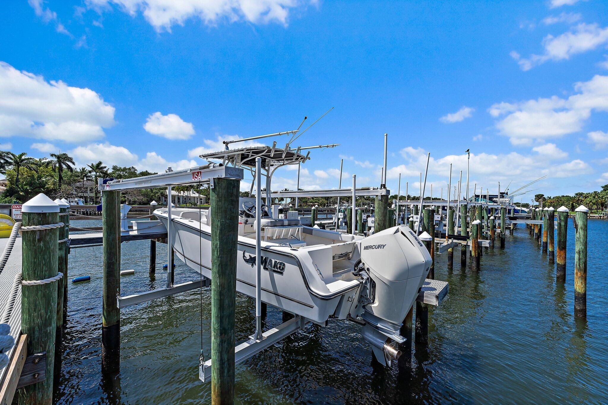 411 Bay Colony Drive N & Slip #32