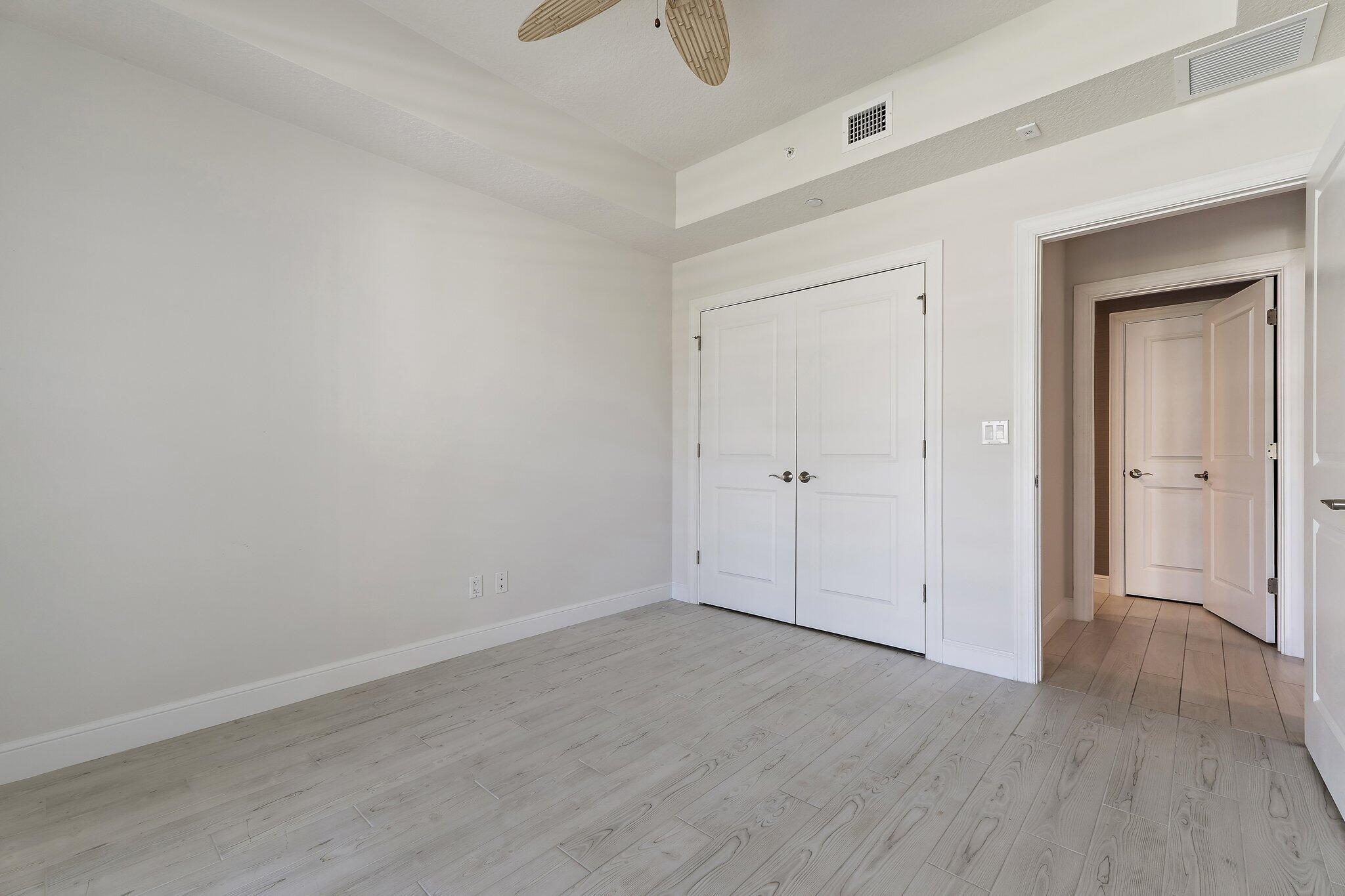 411 Bay Colony Drive N & Slip #32