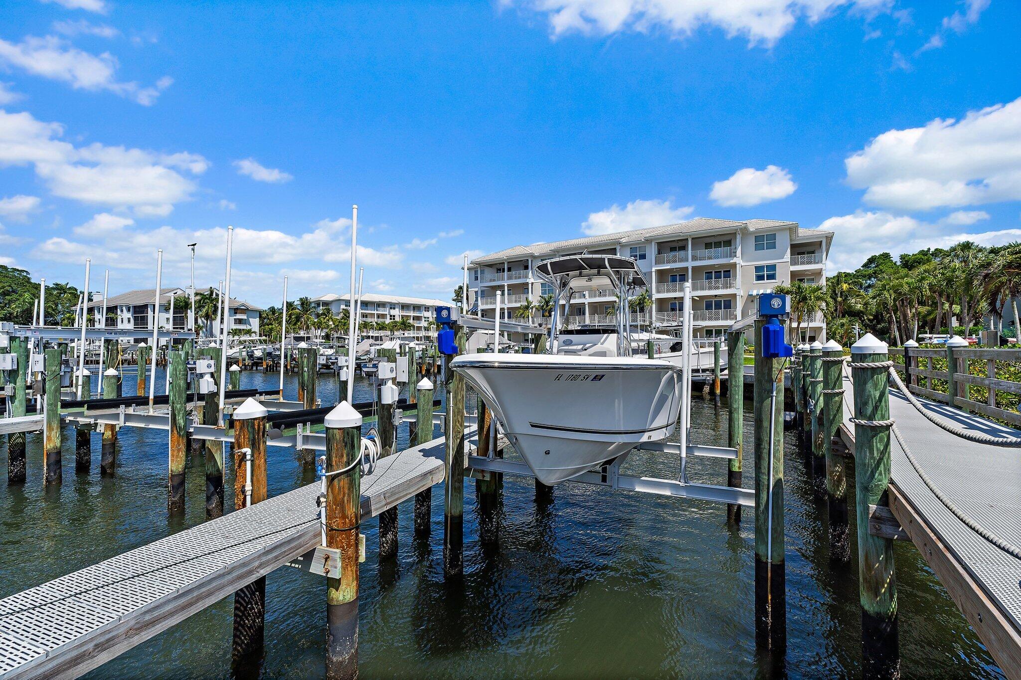 411 Bay Colony Drive N & Slip #32