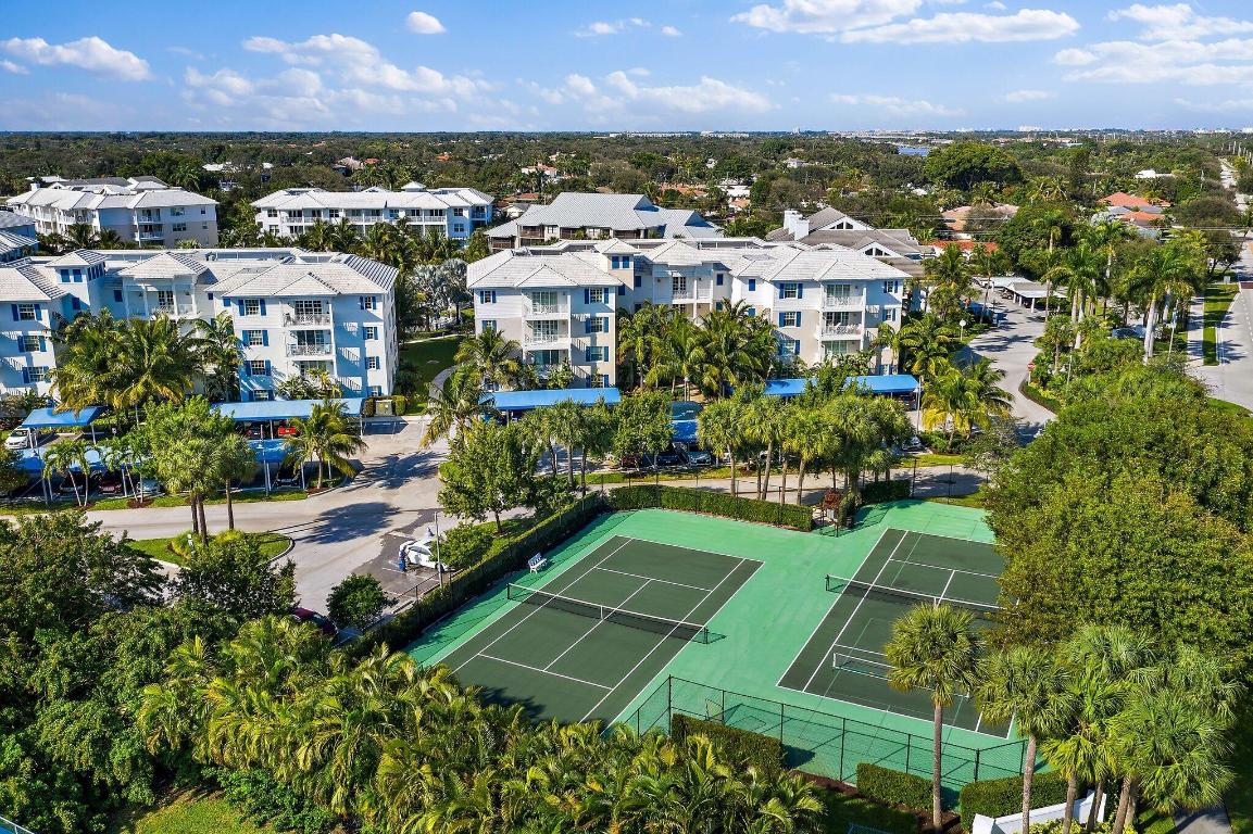 411 Bay Colony Drive N & Slip #32