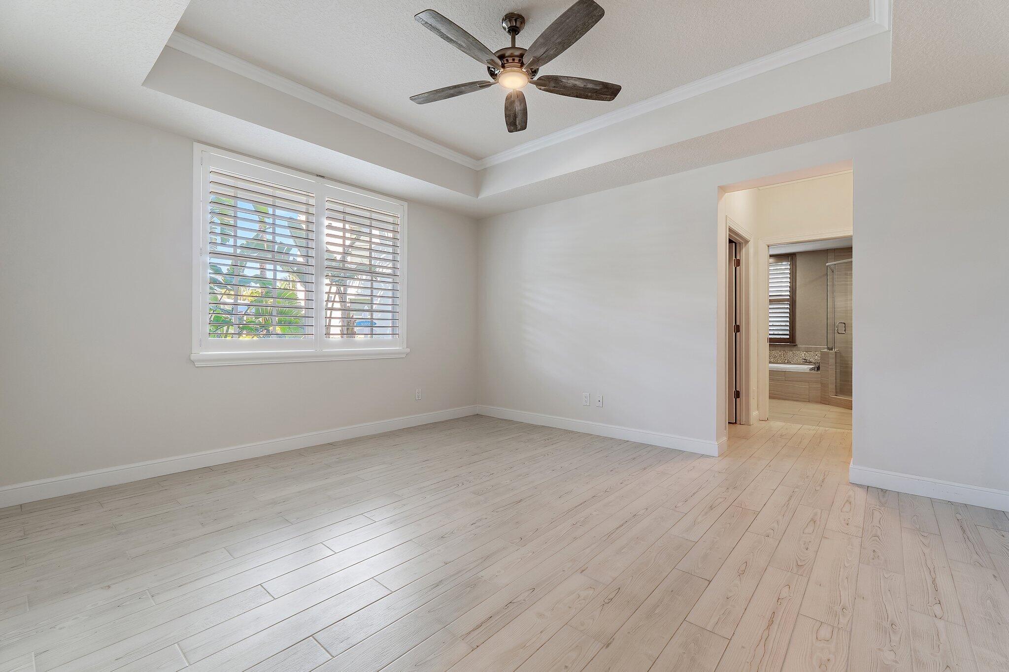 411 Bay Colony Drive N & Slip #32