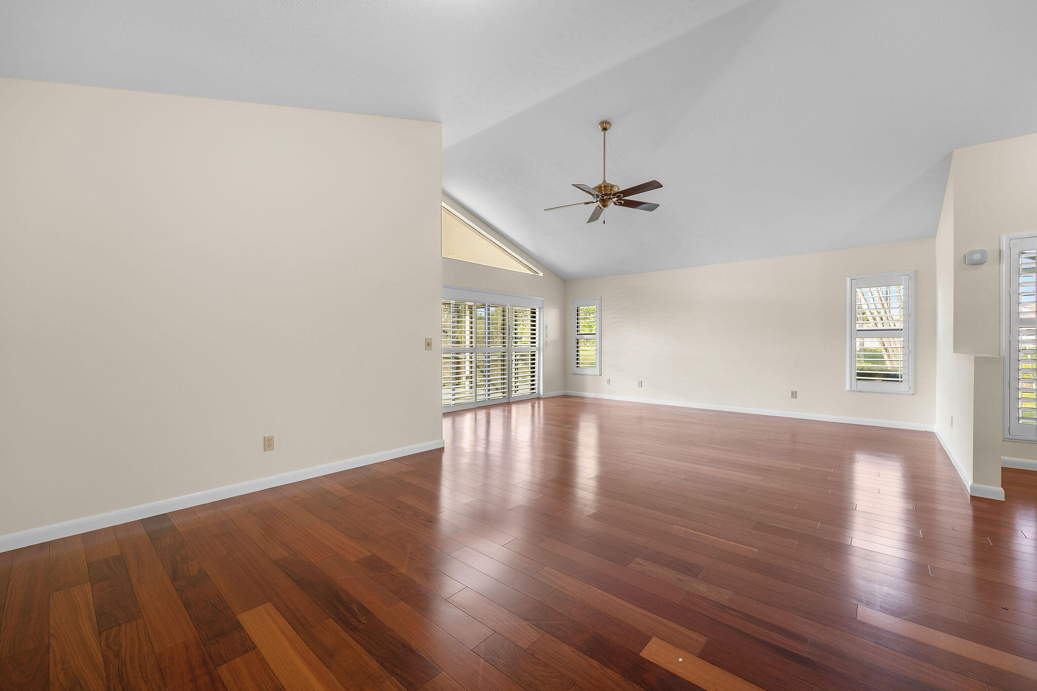 7210 SE Quincy Terrace