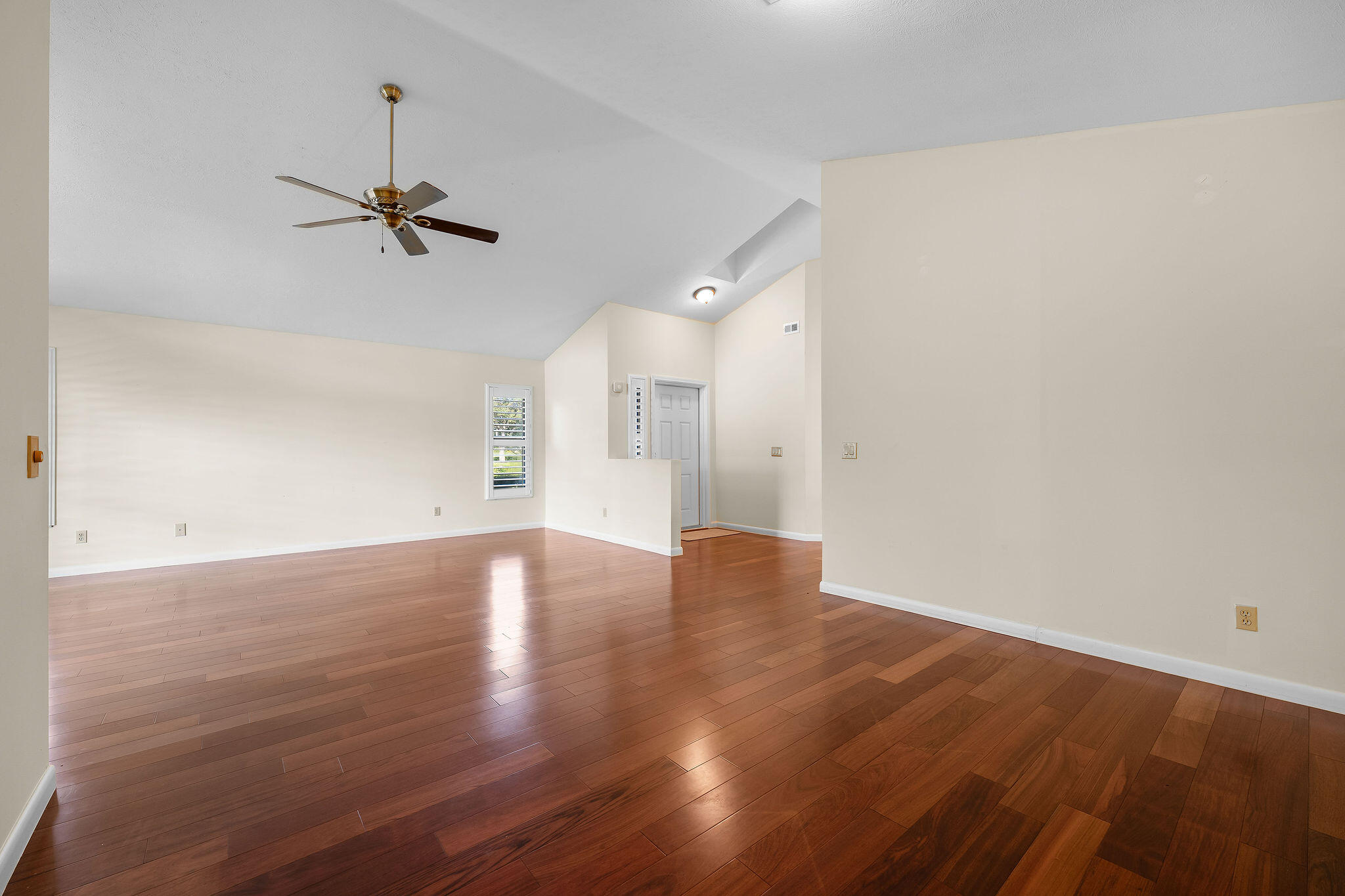 7210 SE Quincy Terrace