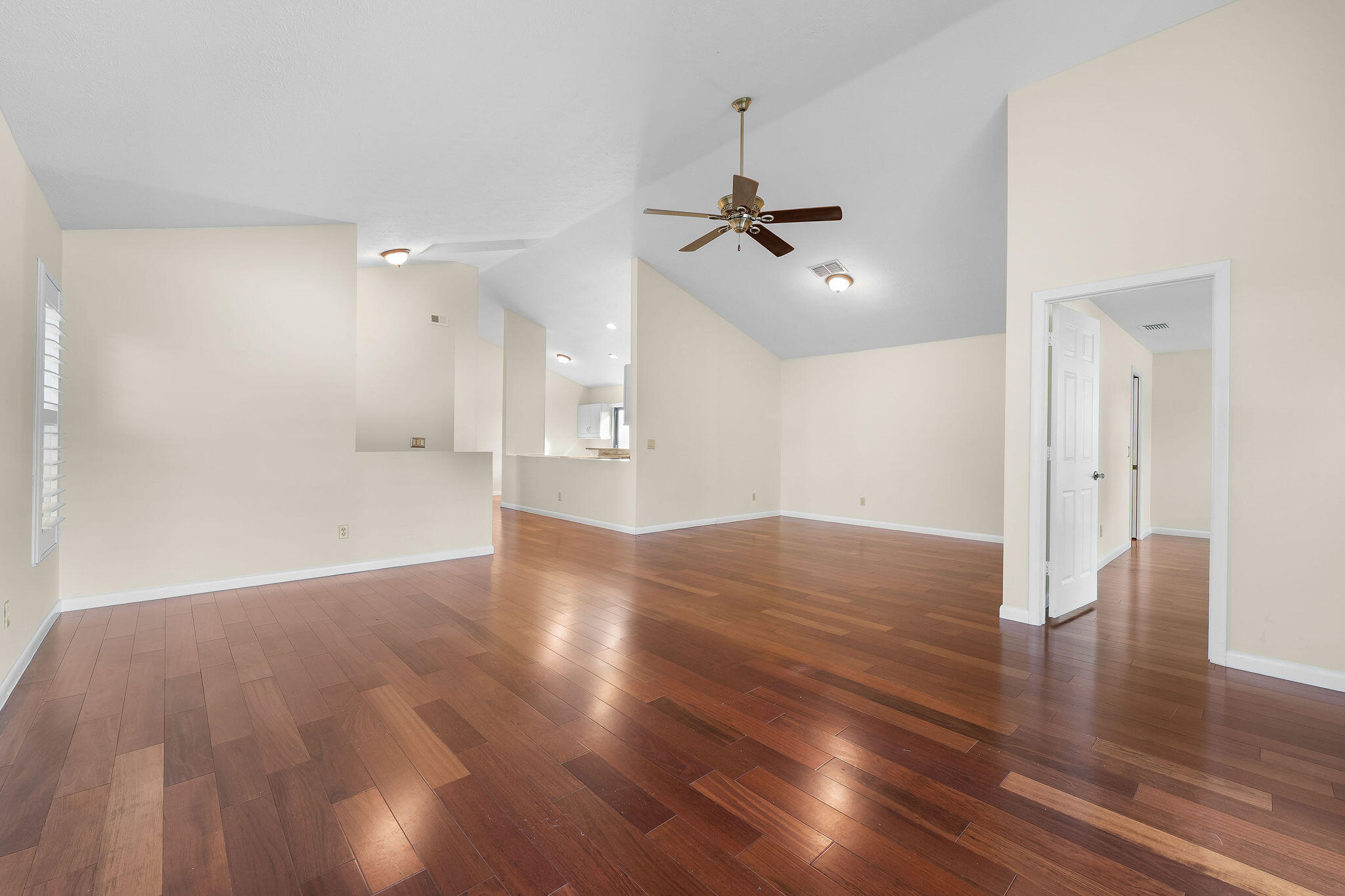 7210 SE Quincy Terrace